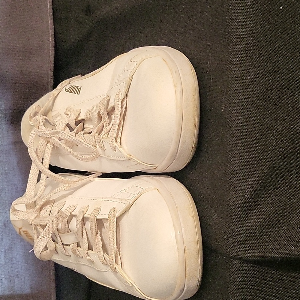 Puma tennis shoes